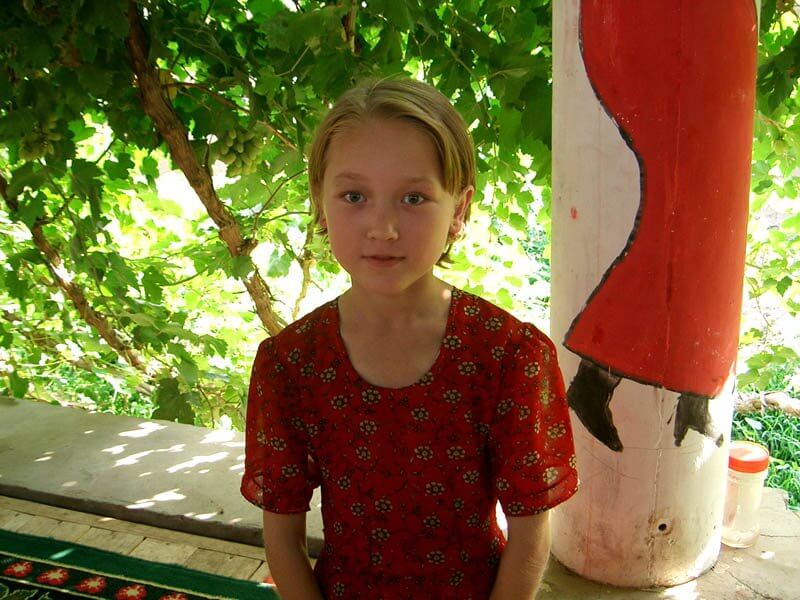 Uyghur girl in Turpan Xinjiang China - 20050712
