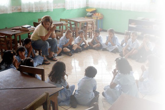 classroom full of students in costa rica